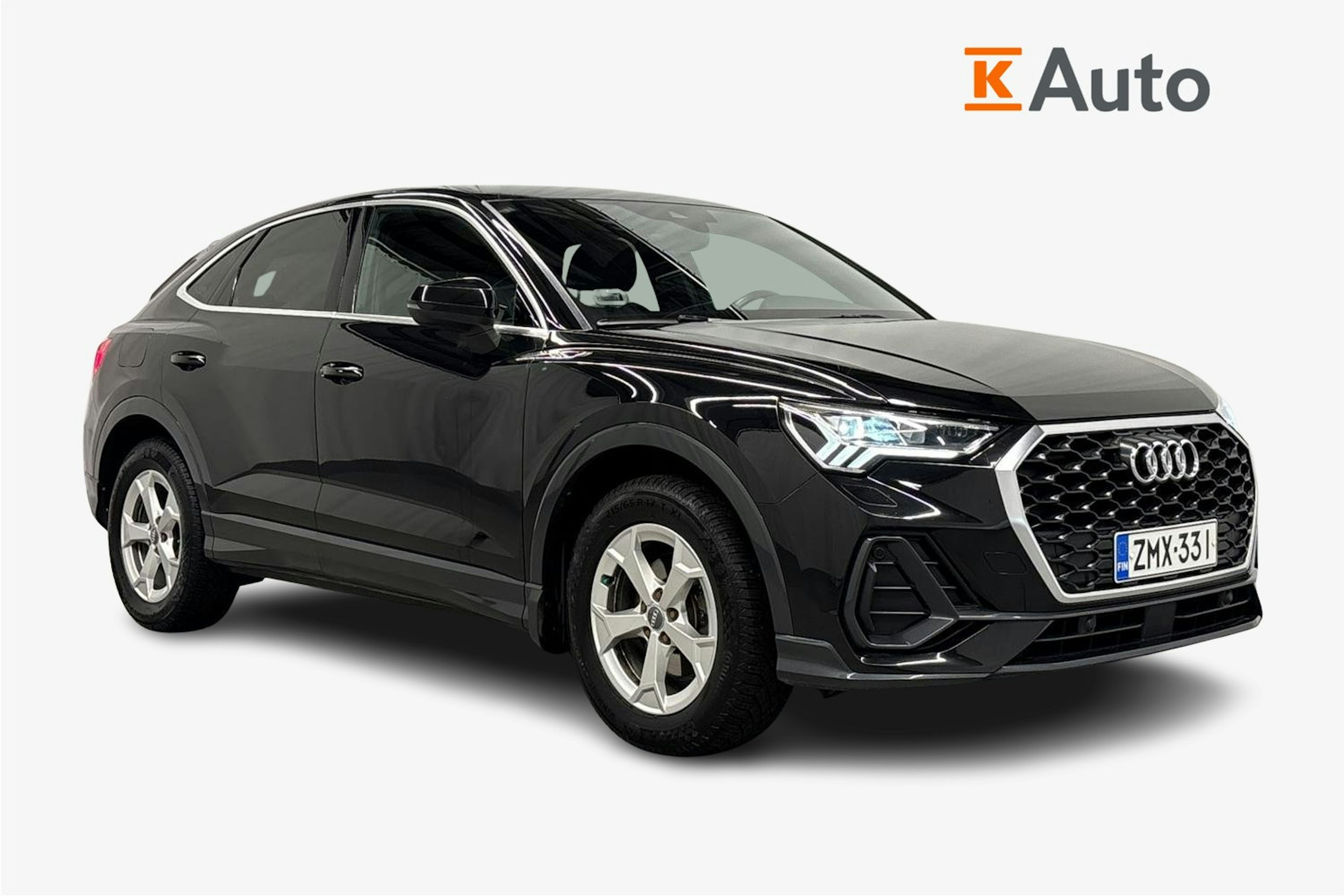 musta Audi Q3 2020 kuva 1.