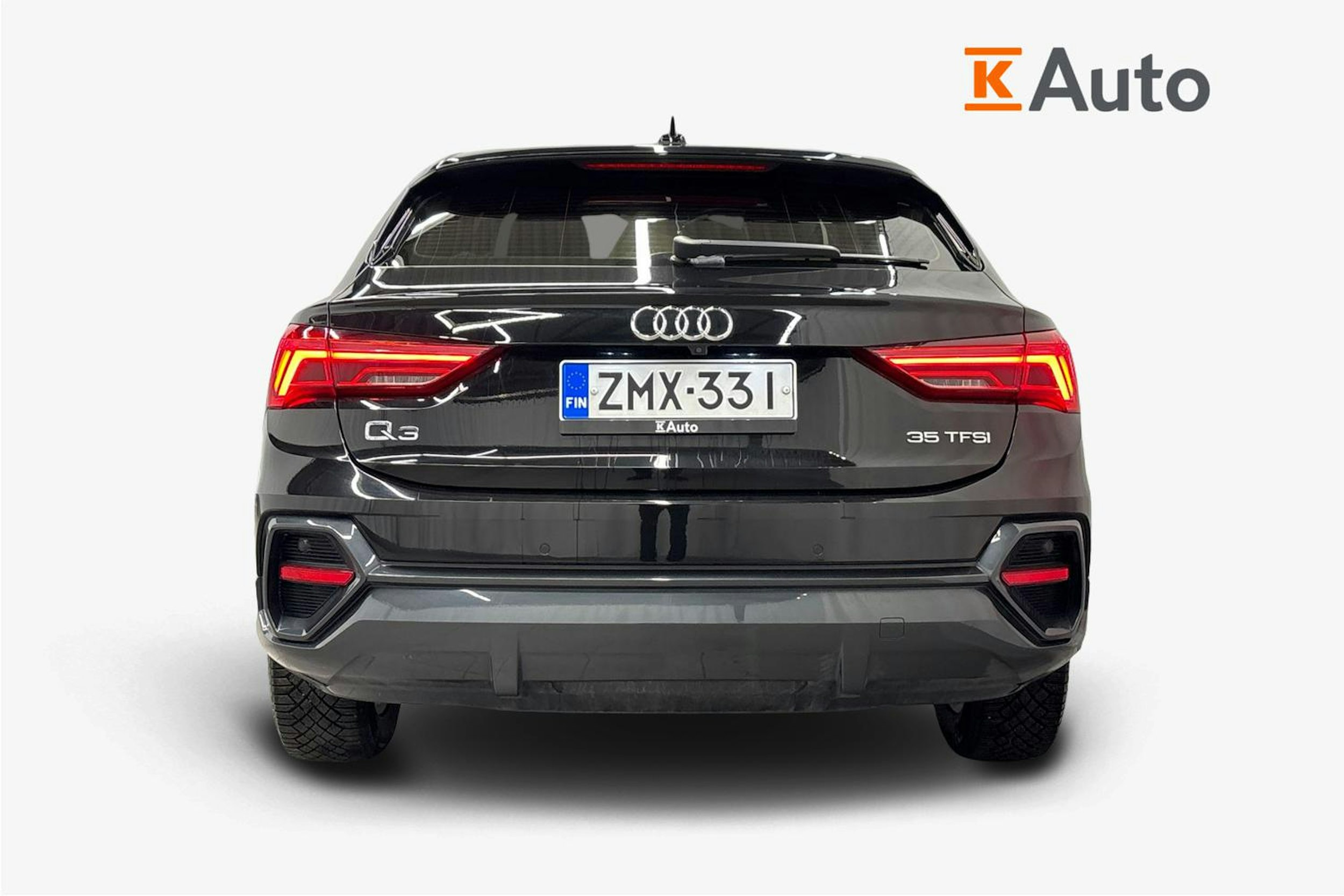 musta Audi Q3 2020 kuva 3.