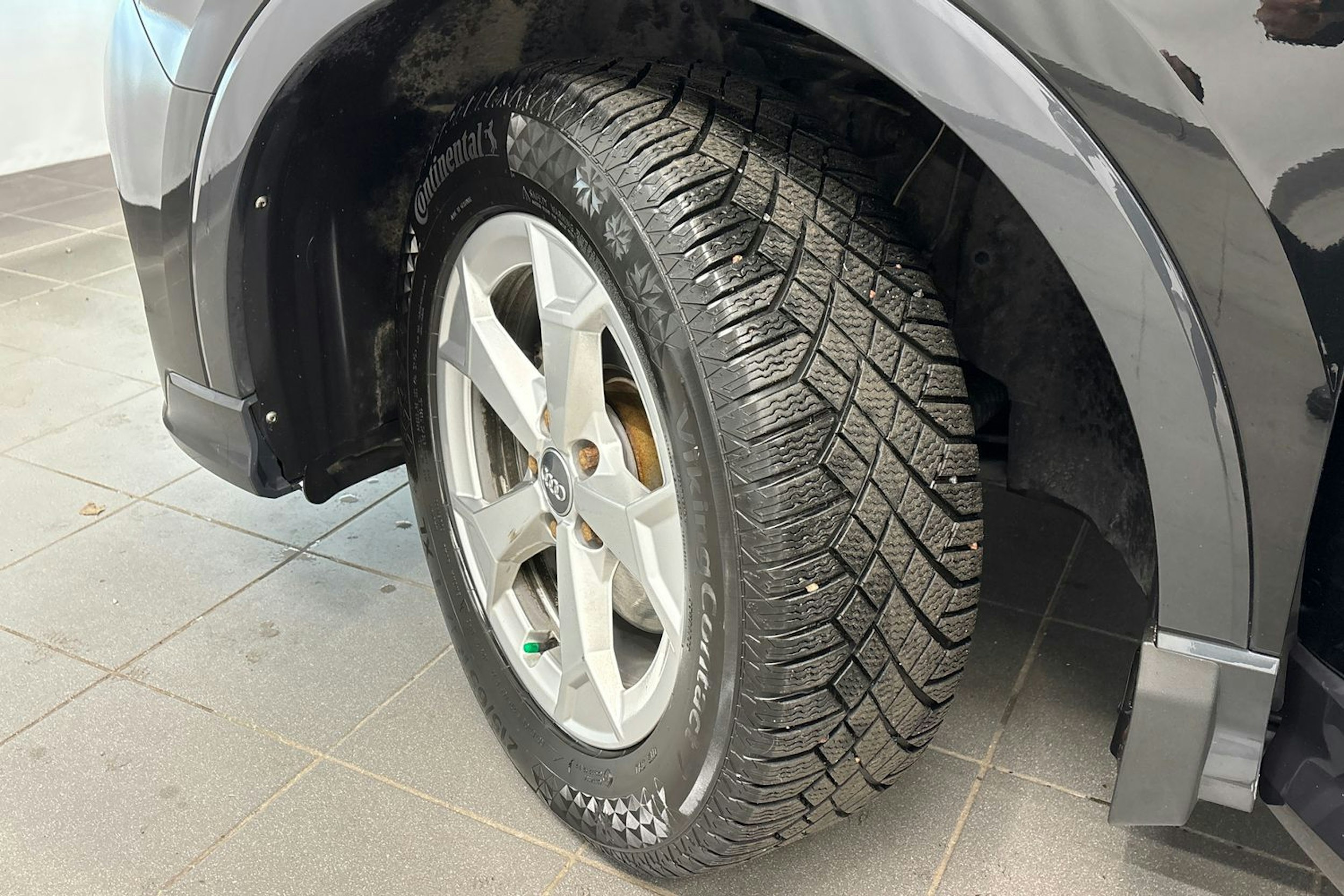 musta Audi Q3 2020 kuva 10.