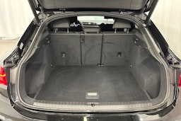 musta Audi Q3 2020 kuva 13.