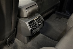 musta Audi Q3 2020 kuva 17.