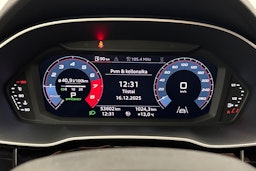 musta Audi Q3 2020 kuva 23.