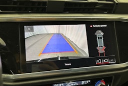 musta Audi Q3 2020 kuva 27.