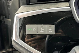harmaa Audi Q3 2020 kuva 17.