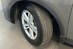 harmaa Audi Q3 2020 kuva 28.