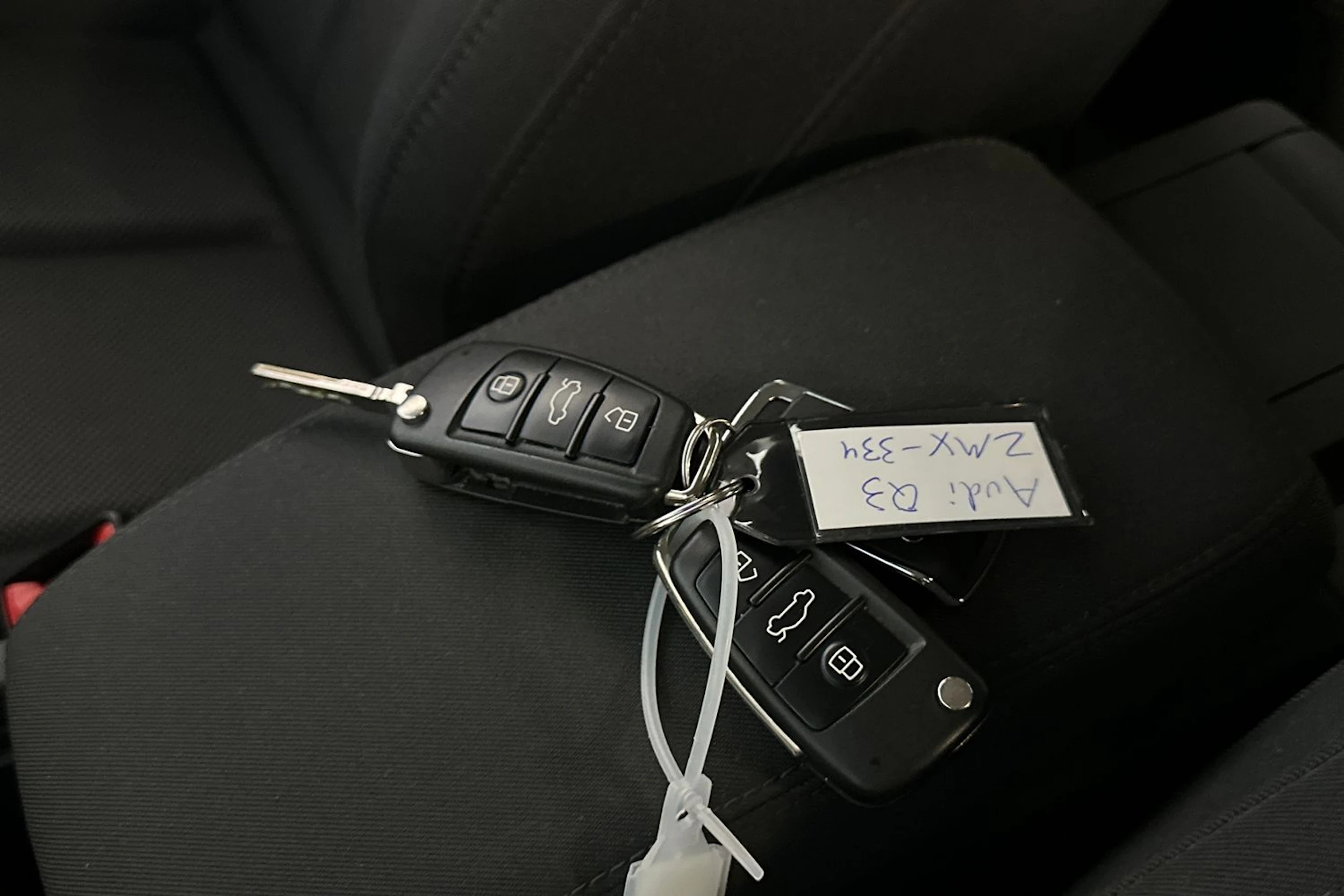 harmaa Audi Q3 2020 kuva 31.