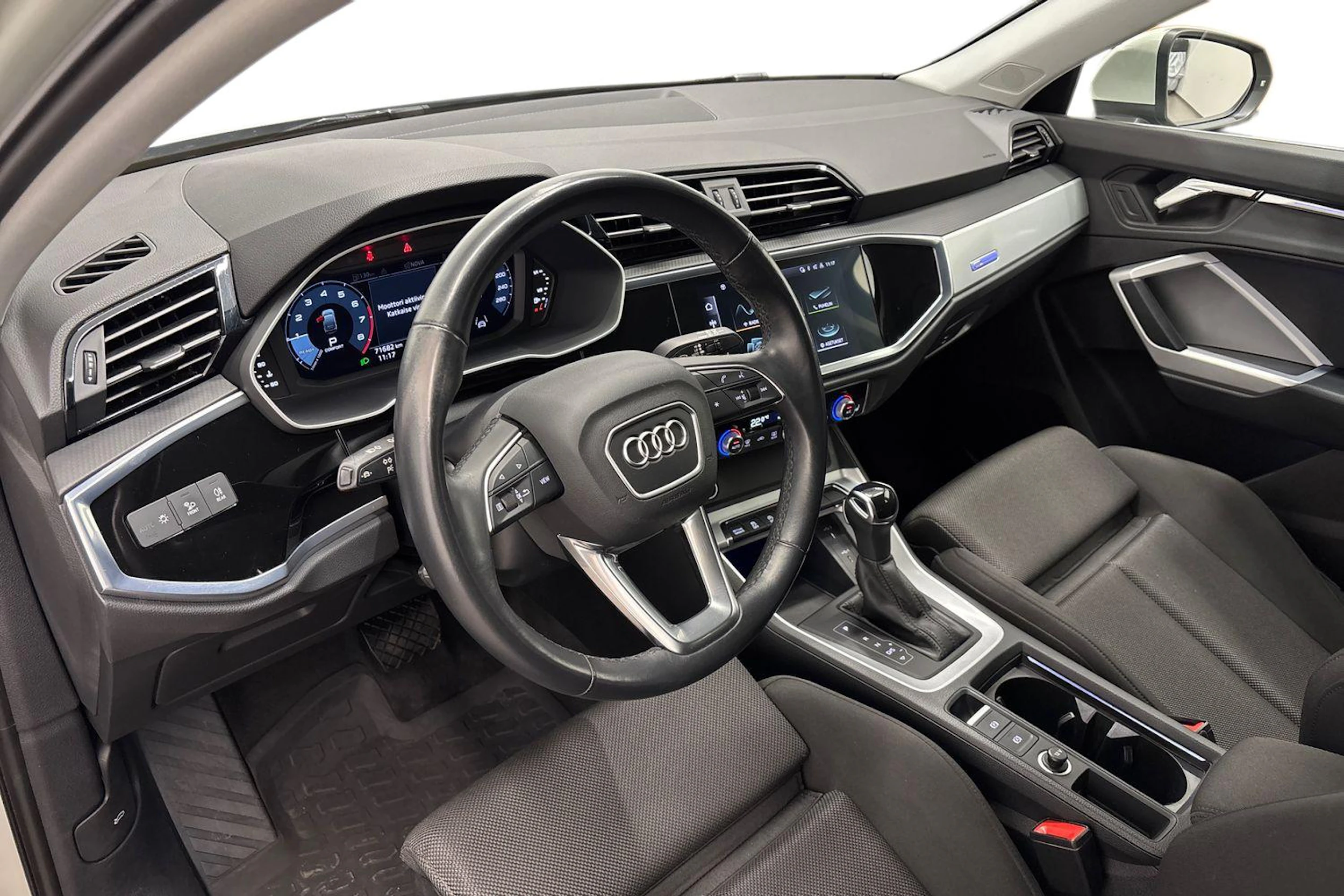 met. hopea Audi Q3 2021 kuva 7.