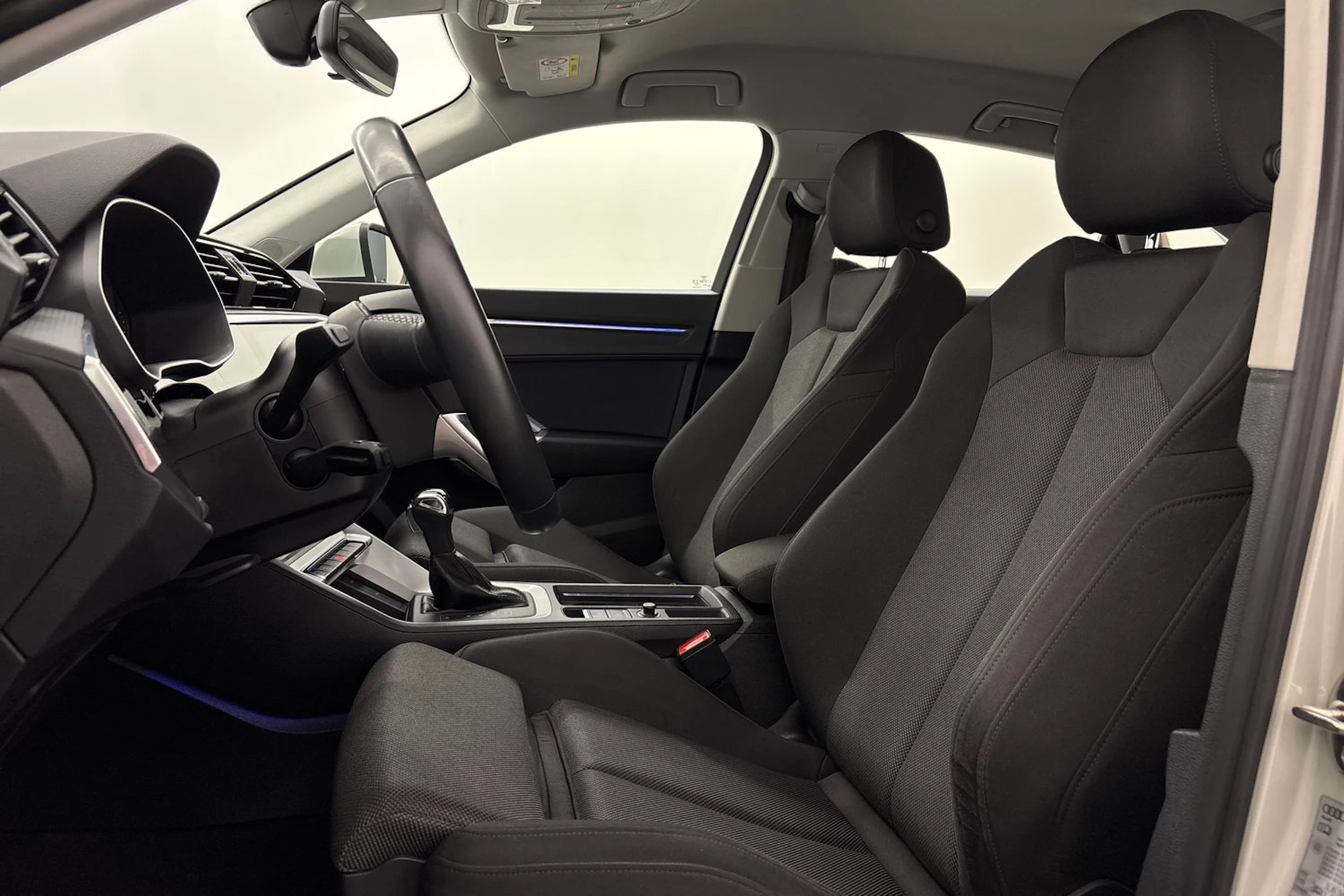 met. hopea Audi Q3 2021 kuva 14.