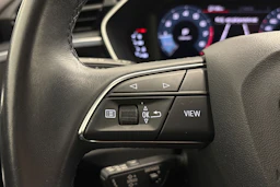 met. hopea Audi Q3 2021 kuva 16.
