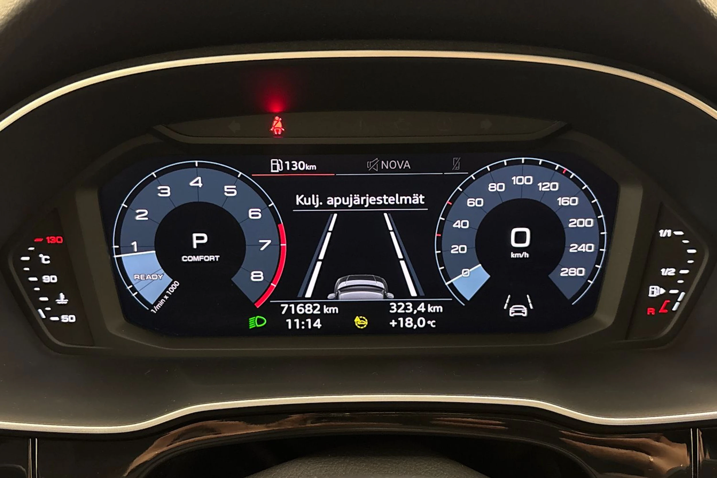 met. hopea Audi Q3 2021 kuva 19.