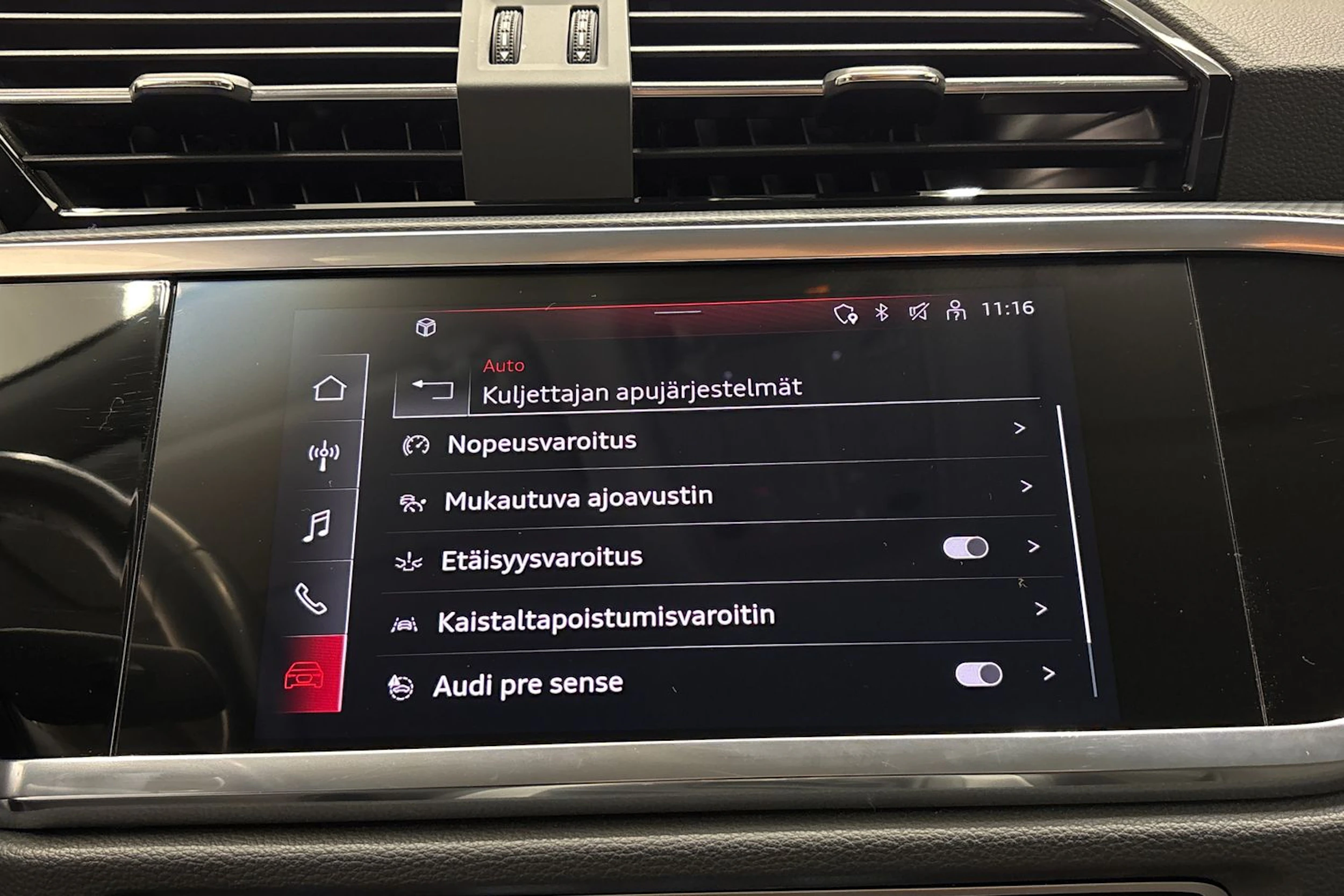 met. hopea Audi Q3 2021 kuva 21.