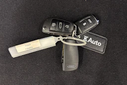 met. hopea Audi Q3 2021 kuva 26.