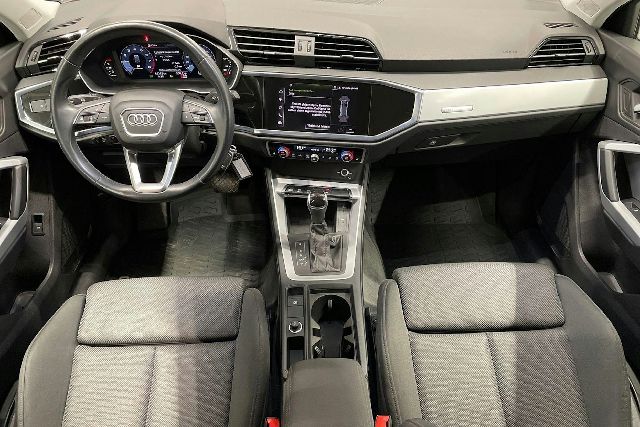 valkoinen Audi Q3 2021 kuva 9.