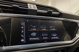 valkoinen Audi Q3 2021 kuva 17.