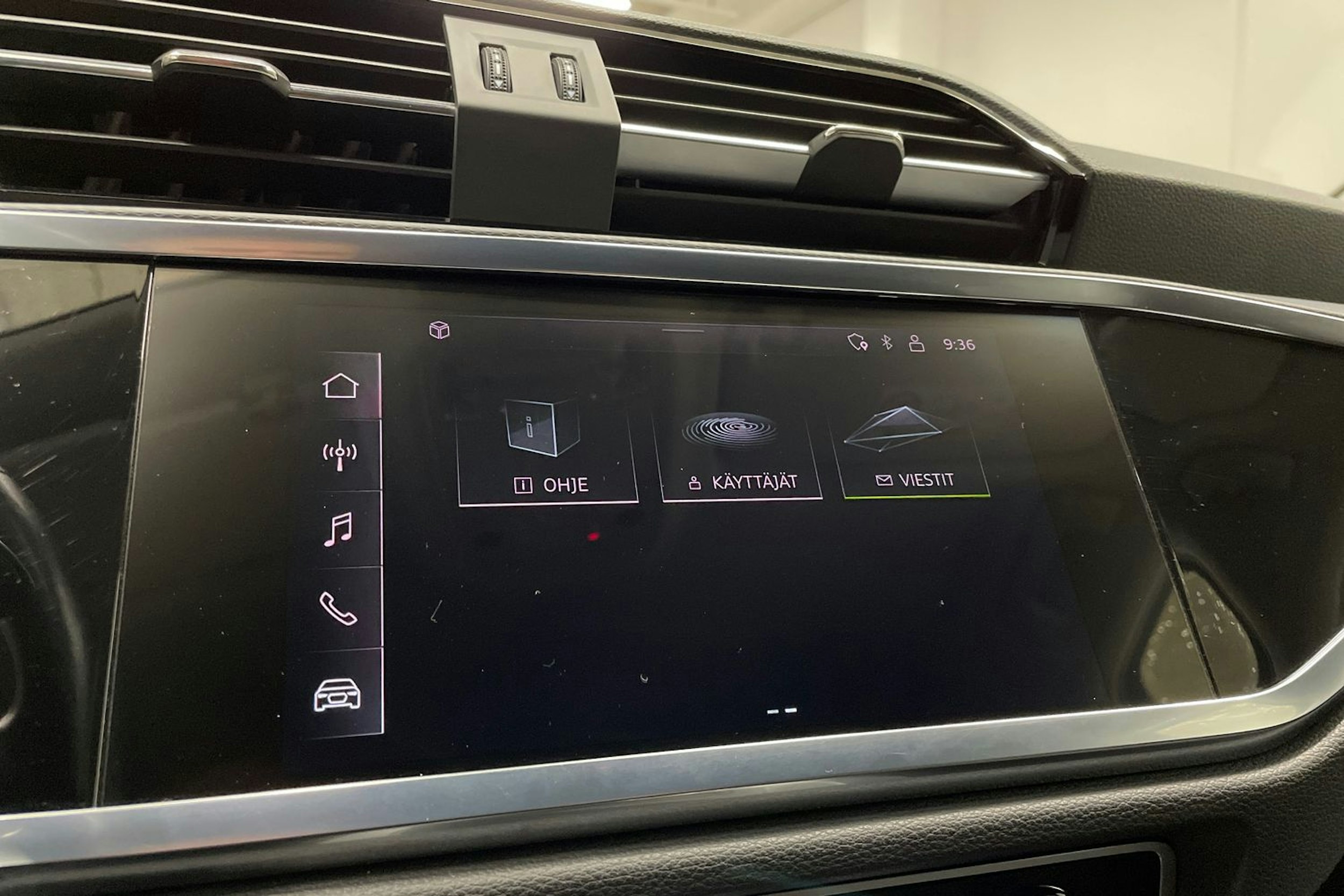 valkoinen Audi Q3 2021 kuva 18.