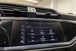 valkoinen Audi Q3 2021 kuva 19.