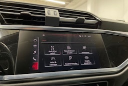 valkoinen Audi Q3 2021 kuva 22.