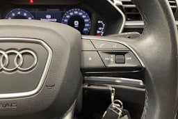 valkoinen Audi Q3 2021 kuva 28.