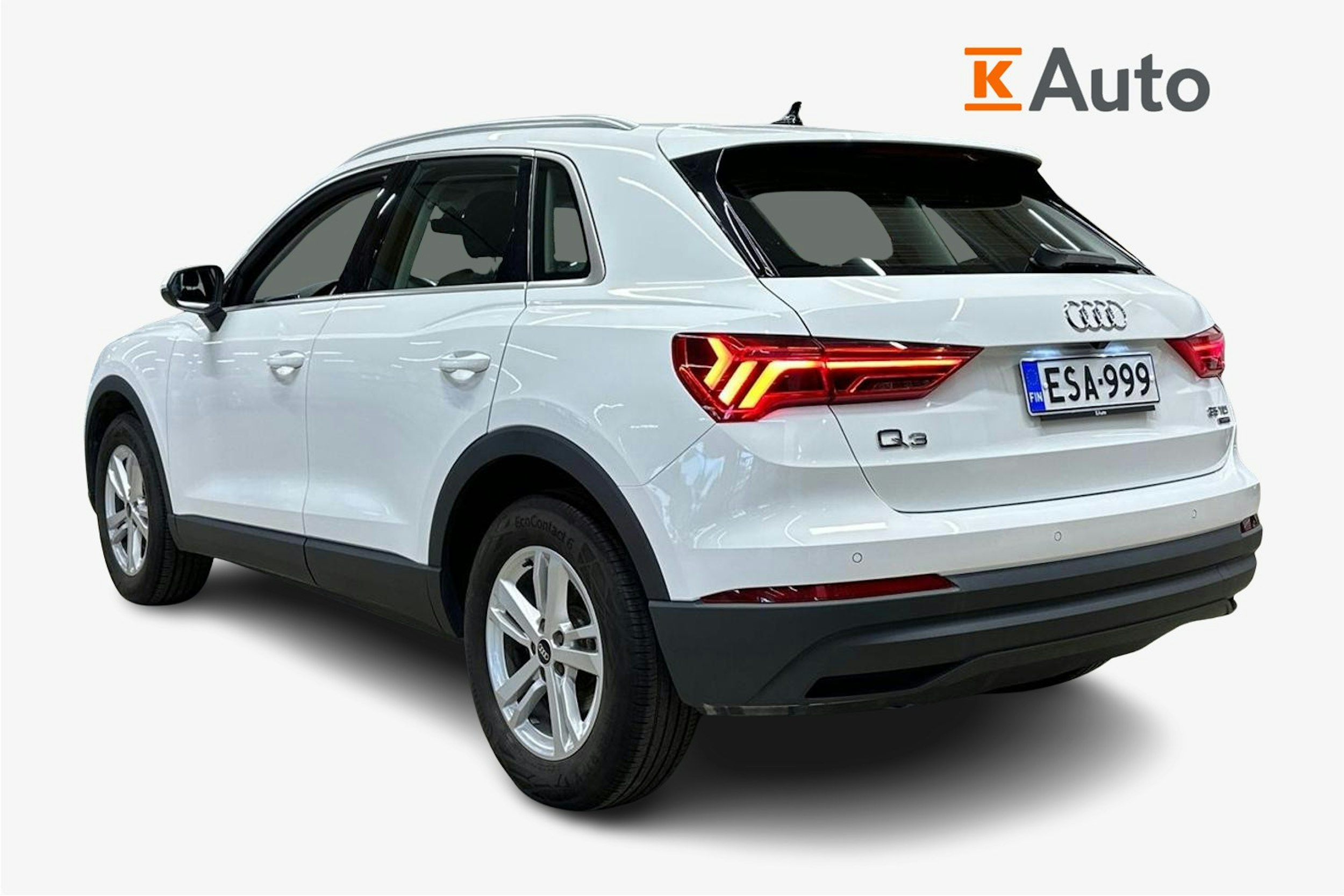 valkoinen Audi Q3 2021 kuva 2.
