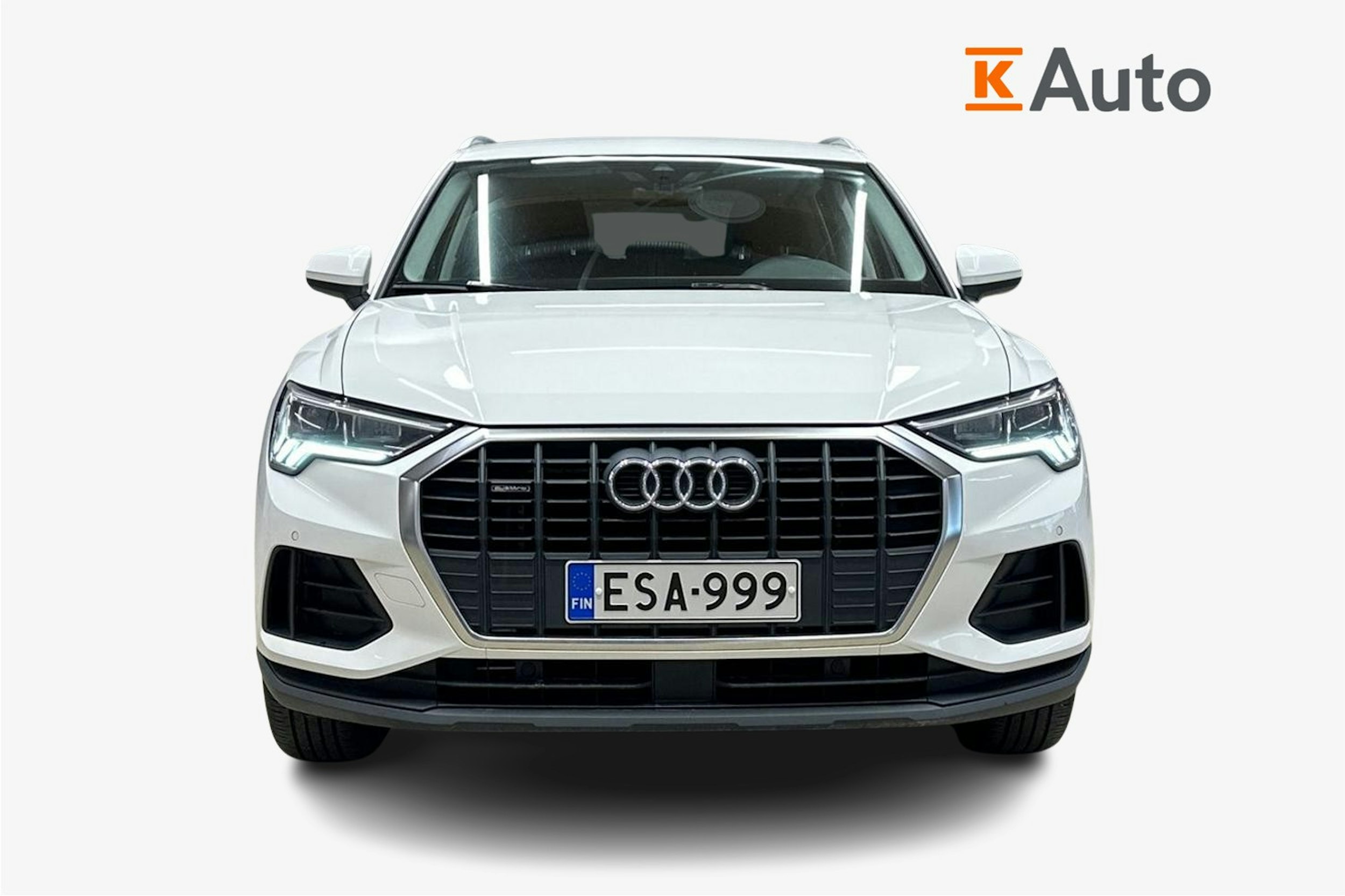 valkoinen Audi Q3 2021 kuva 5.
