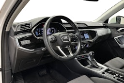 valkoinen Audi Q3 2021 kuva 7.