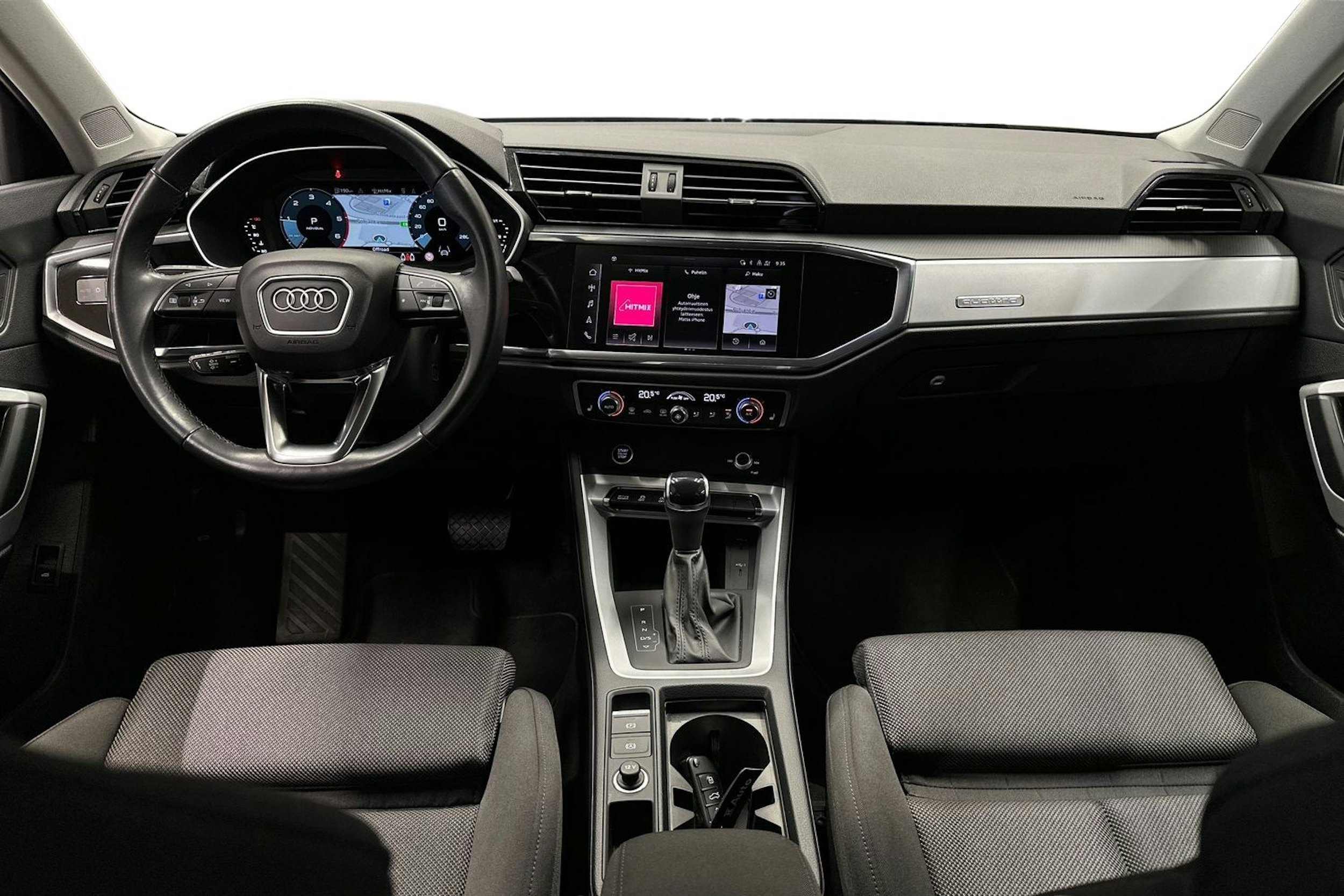 valkoinen Audi Q3 2021 kuva 9.