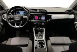 valkoinen Audi Q3 2021 kuva 9.
