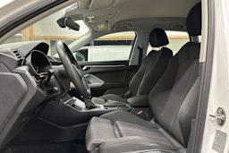 valkoinen Audi Q3 2021 kuva 15.