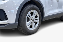 valkoinen Audi Q3 2021 kuva 16.