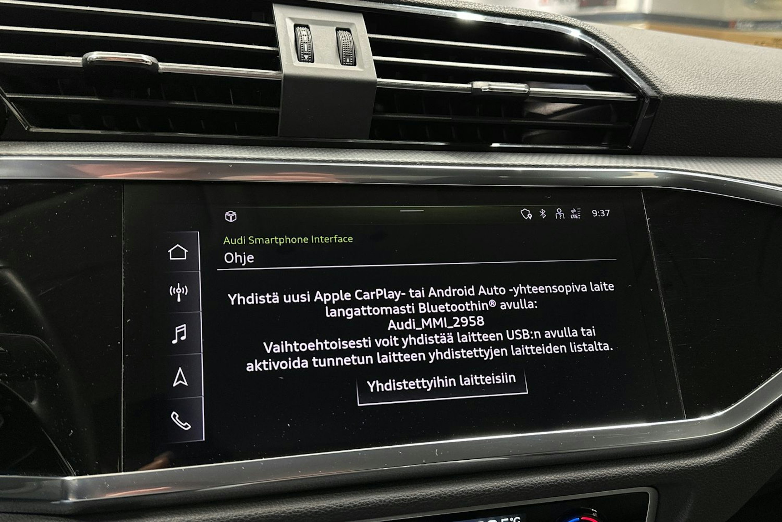 valkoinen Audi Q3 2021 kuva 20.