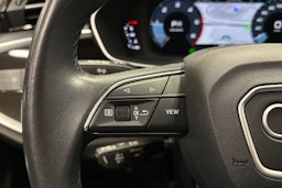 valkoinen Audi Q3 2021 kuva 27.