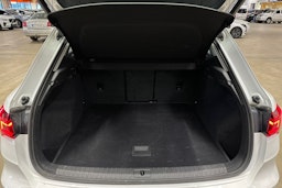 valkoinen Audi Q3 2021 kuva 31.