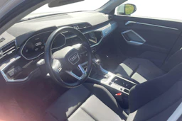 valkoinen Audi Q3 2021 kuva 3.
