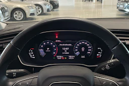 valkoinen Audi Q3 2021 kuva 13.