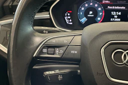 valkoinen Audi Q3 2021 kuva 15.