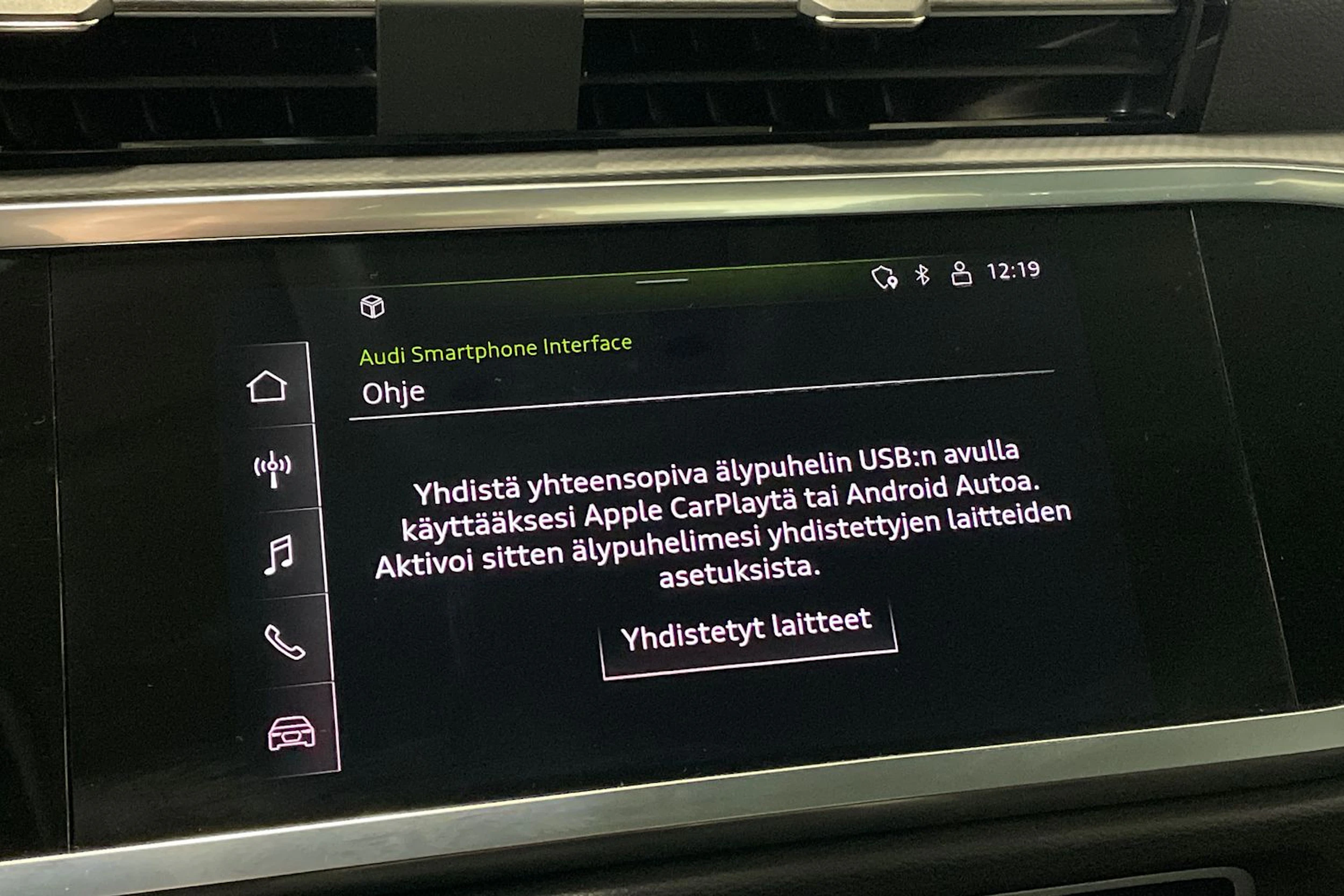 valkoinen Audi Q3 2021 kuva 19.