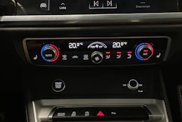valkoinen Audi Q3 2021 kuva 22.
