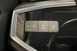 valkoinen Audi Q3 2021 kuva 25.