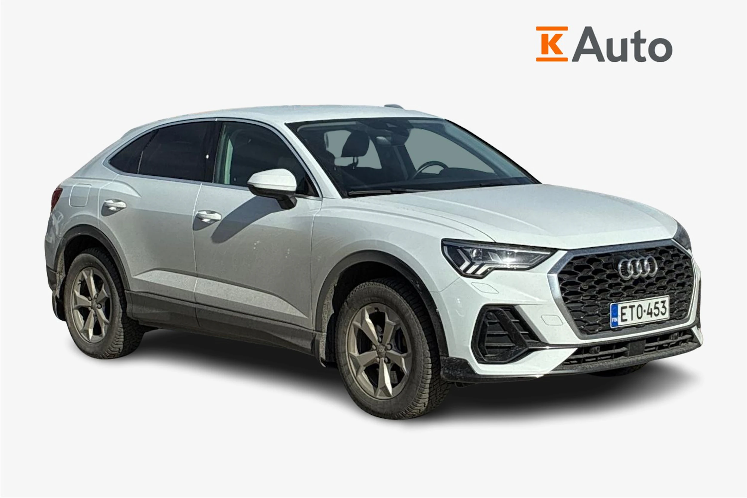 valkoinen Audi Q3 2021 kuva 1.