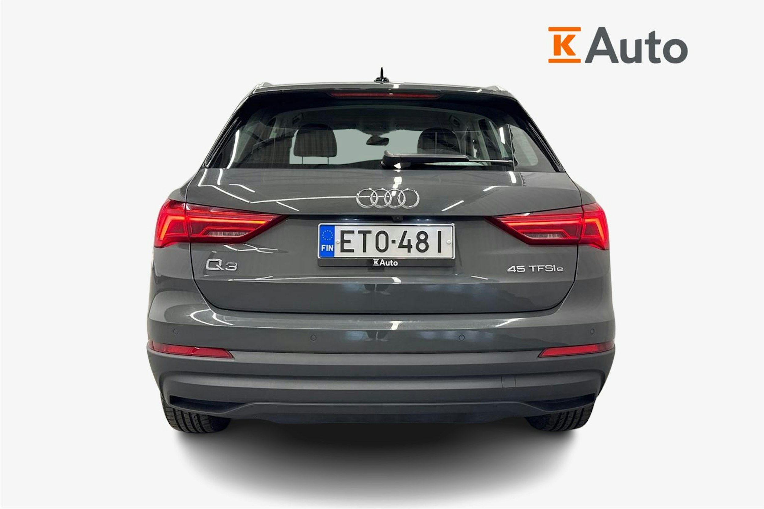 harmaa Audi Q3 2021 kuva 3.