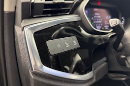 harmaa Audi Q3 2021 kuva 18.