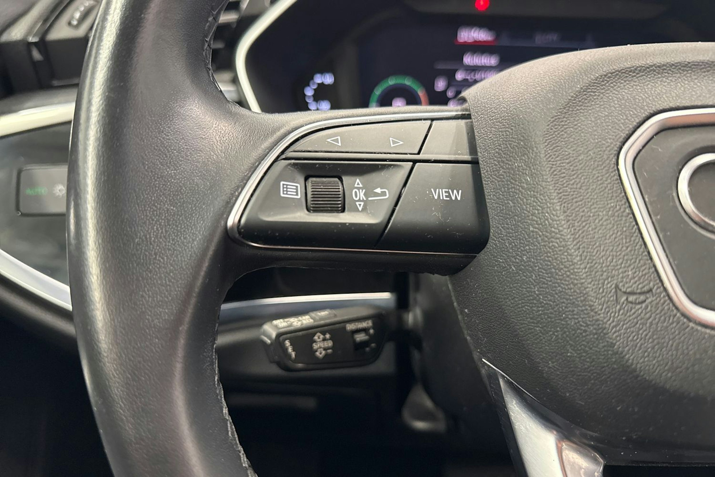 harmaa Audi Q3 2021 kuva 20.