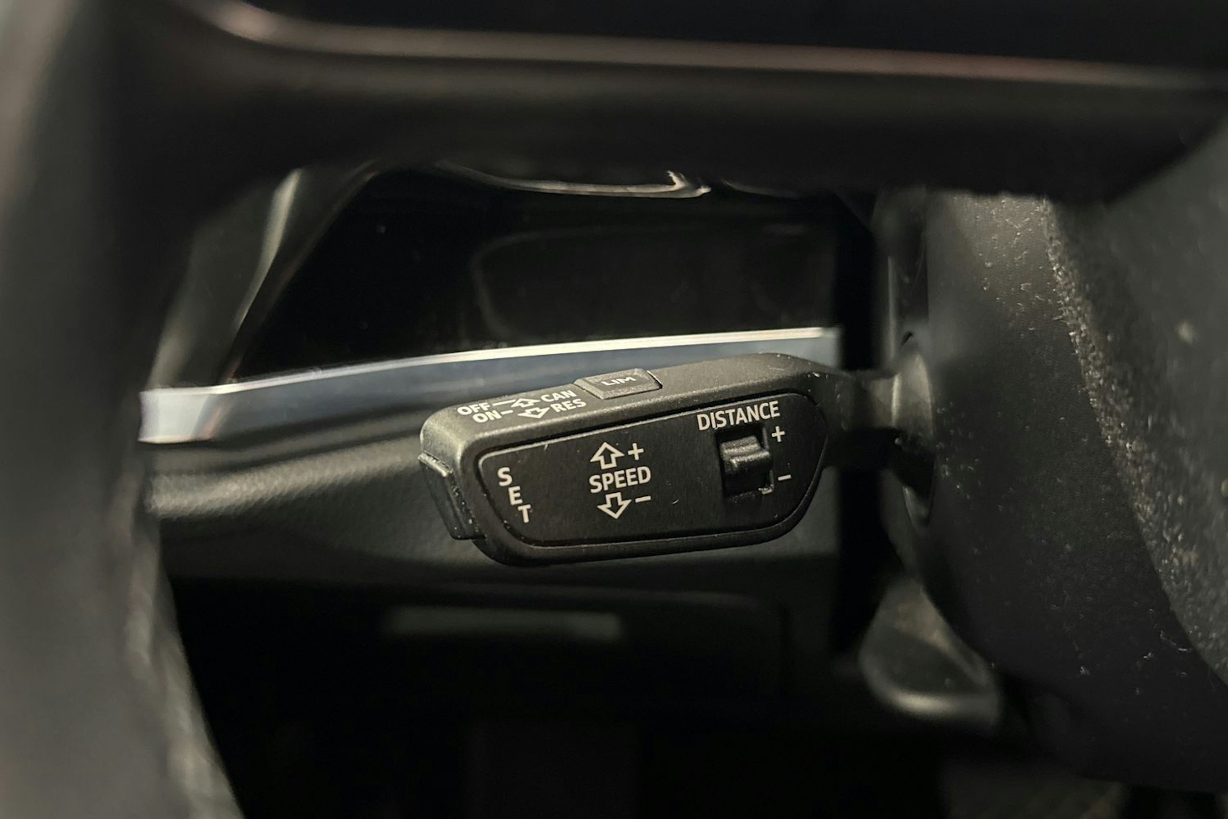 harmaa Audi Q3 2021 kuva 21.