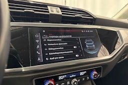 harmaa Audi Q3 2021 kuva 24.
