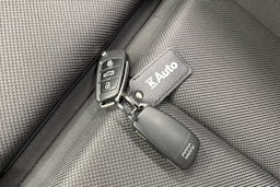 harmaa Audi Q3 2021 kuva 27.