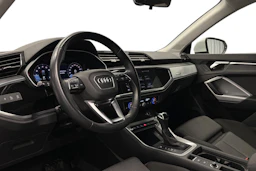 valkoinen Audi Q3 2021 kuva 8.