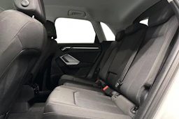 valkoinen Audi Q3 2021 kuva 11.