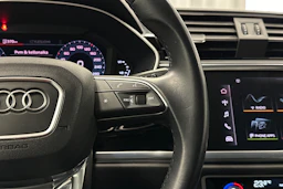 valkoinen Audi Q3 2021 kuva 20.
