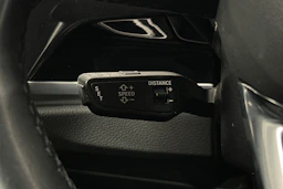 valkoinen Audi Q3 2021 kuva 21.