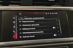 valkoinen Audi Q3 2021 kuva 25.